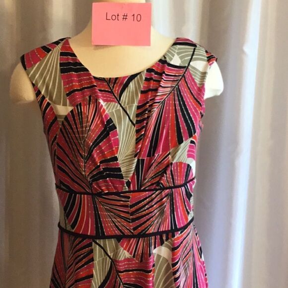 Colorful geo patterned sleeveless dress in size 8 by DRESSBARN - Picture 3 of 13